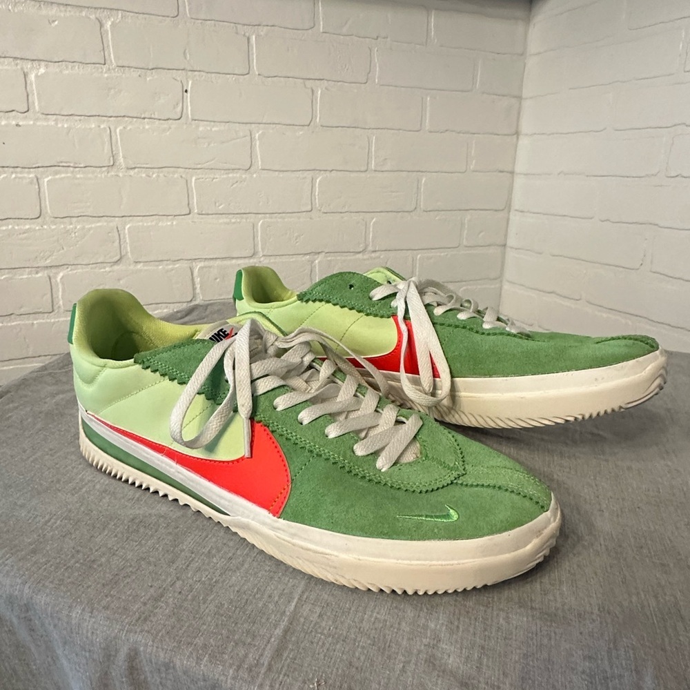 Nike SB Skateboarding Sneakers.